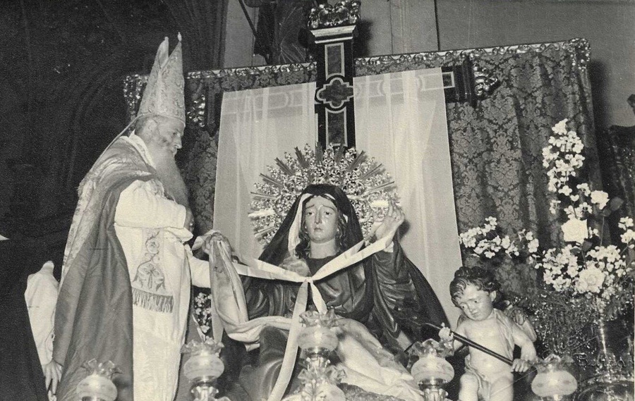 Imposición de la diadema, 1957