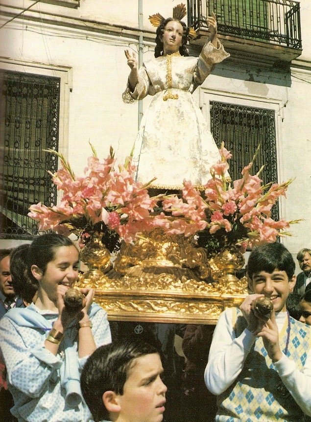 Niños del Realejo junto al Dulce Nombre de Jesús
